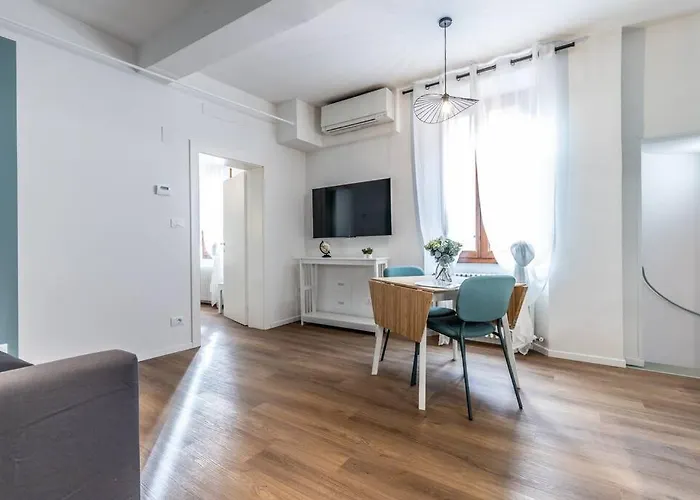 Moline Home, In The Center Apartament *